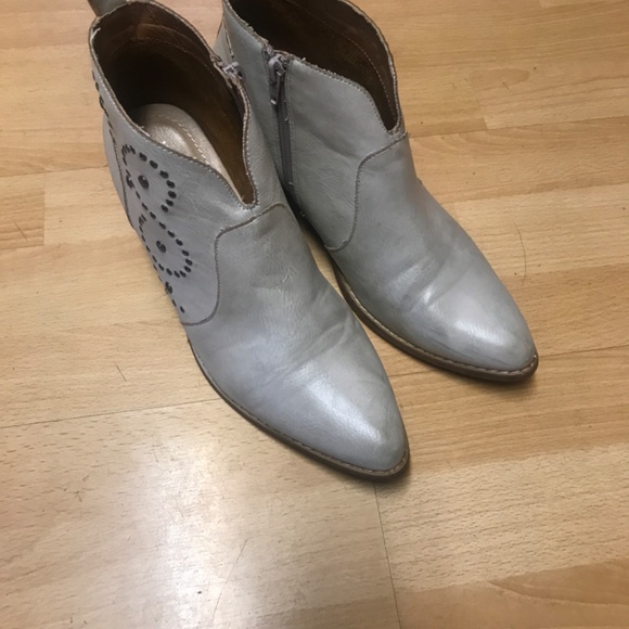 Mi I’m Western Boho Leather Ankle Booties - Picture 5 of 5